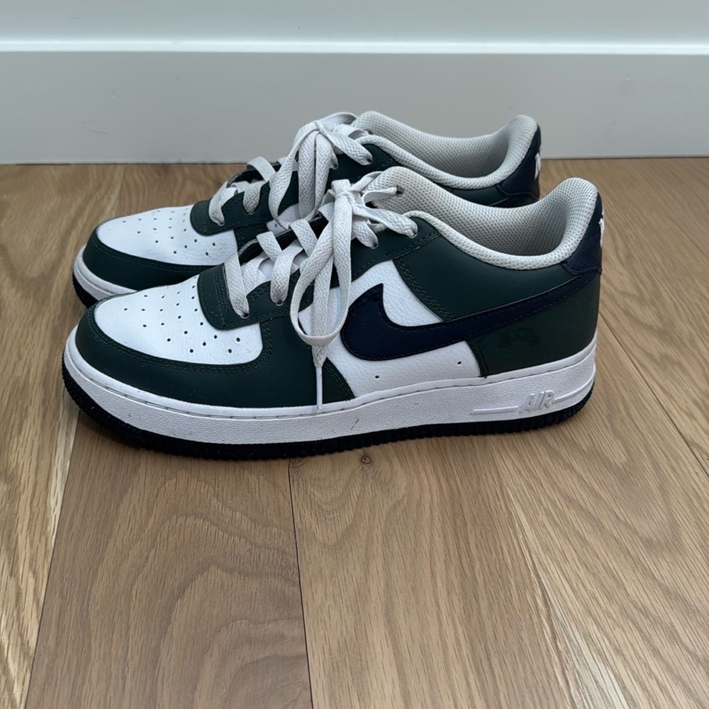 Nike White and Green Dunk Low Sneakers